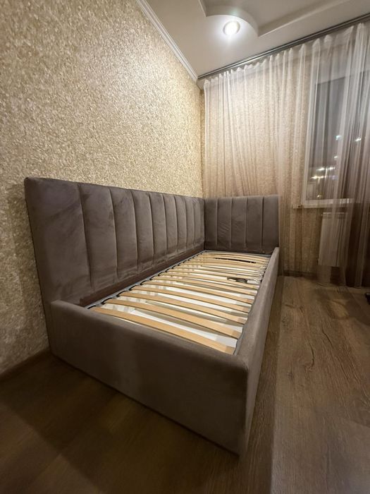 Продам ліжко с матрацом