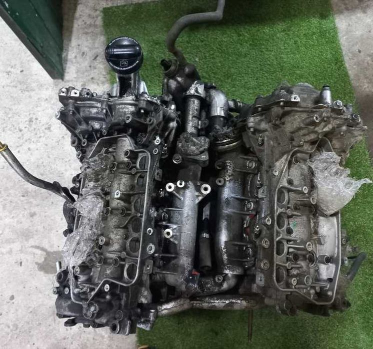 Двигун Nissan Navara D40 3.0 dCi V9X в зборі з навісним обладнанням