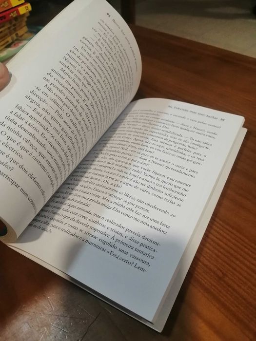 Livro "Quero ser uma vedeta famosa"
