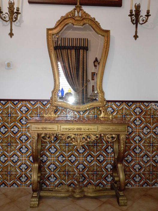 Dois Bonitos Aparador Consola Dourados com Espelho Condição Excelente