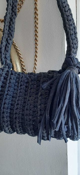 Mala azul em trapilho