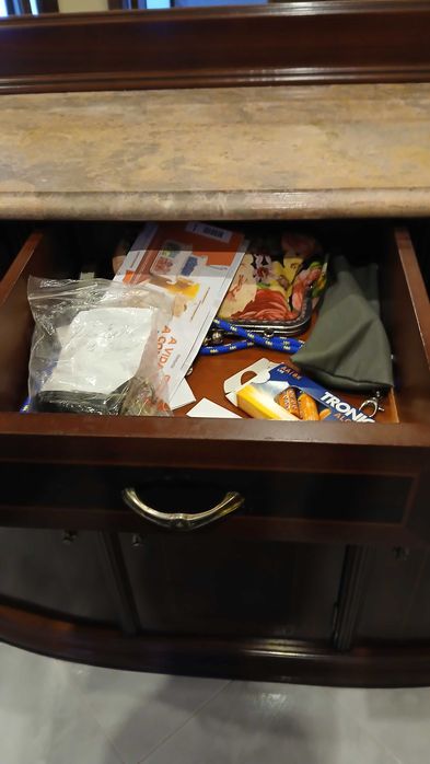 Móvel de entrada com espelho e arrumação (sapateira)