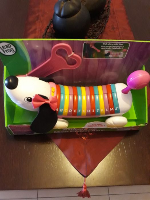 BAIXA PREÇO - Brinquedo cadelinha de puxar, novo, 12+