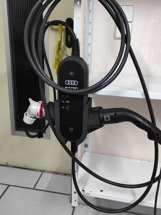 Suporte de carregador Audi e-tron