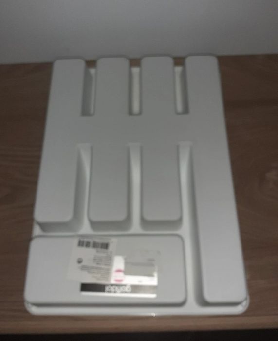 Suporte para talheres branco e cinza