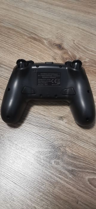 Pad bezprzewodowy do gier na PC.