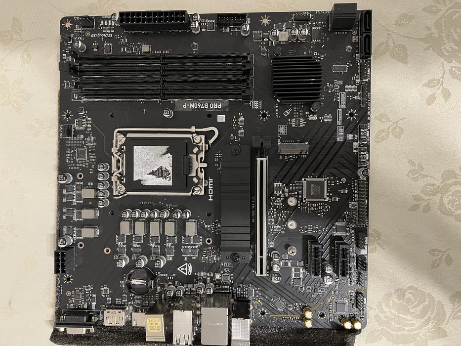 Материнская плата MSI Pro B760M-P (поврежденная)