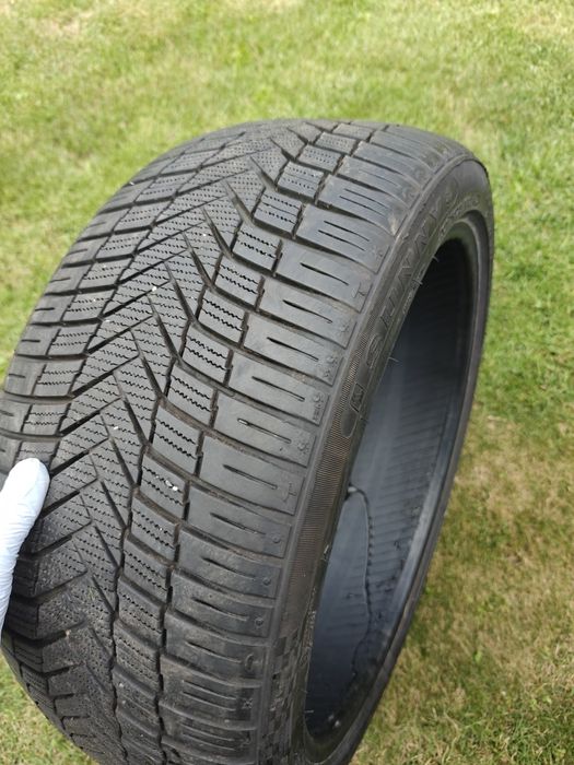 Opony wieloseozonowe 18" 225/40 i 235/40 jak nowe