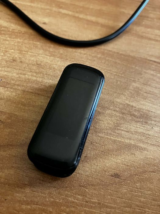 Smartband  Opaska stan bardzo dobry ładowarka w zesta