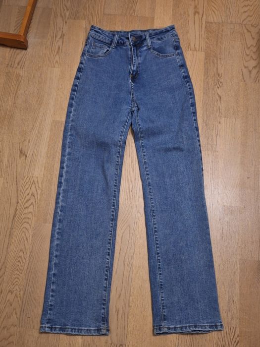 Новые прямые джинсы