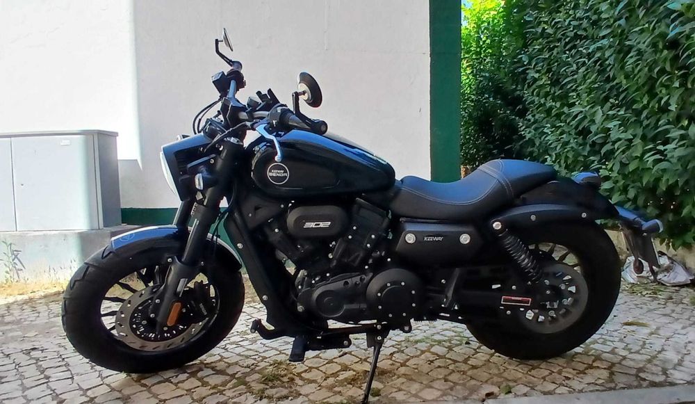 Vendo moto Keeway Benda-V302C, ano 2024.