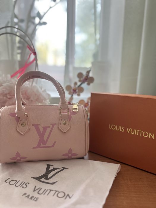 Рожева сумка «Louis Vuitton»
