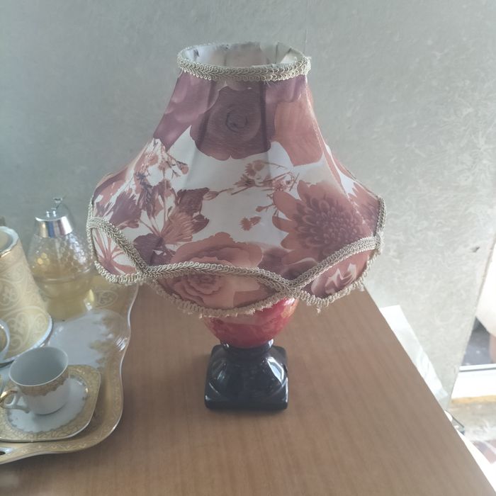 Порцелянова лампа