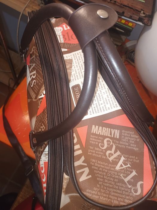 Mala viagem/ginásio Marylin Manroe