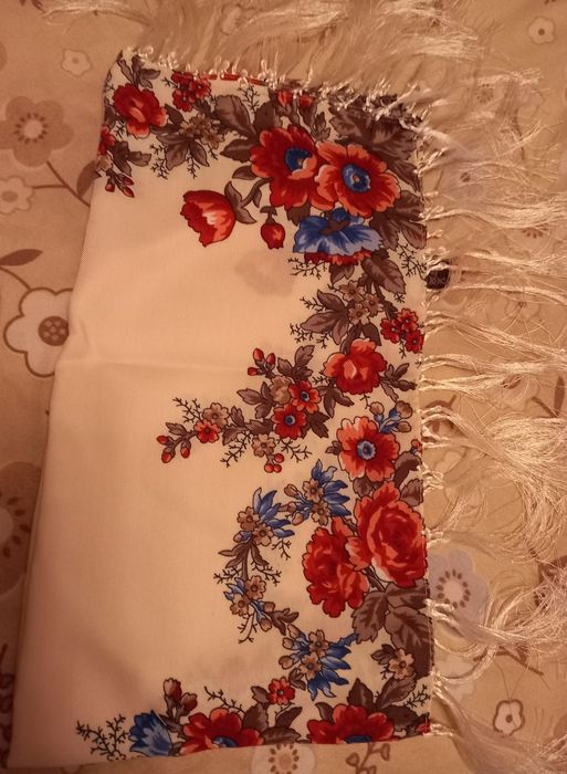 Продам нову гарну хустку