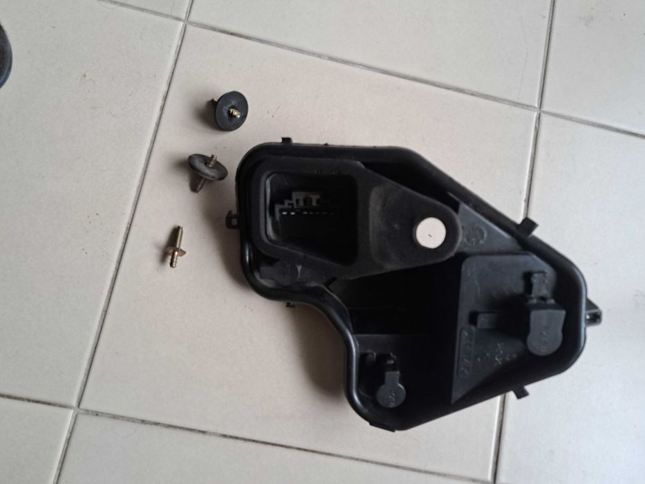 Stilo fiat suporte lizes traseiro esquerdo