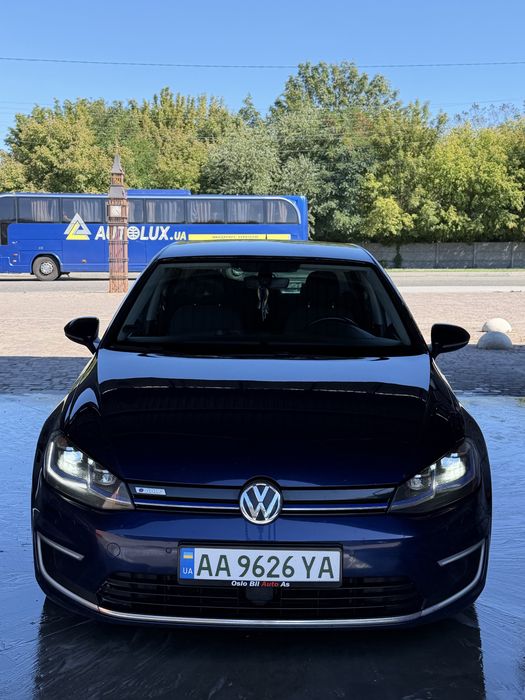 Продам E-Golf 36 кВт заряжена комплектація