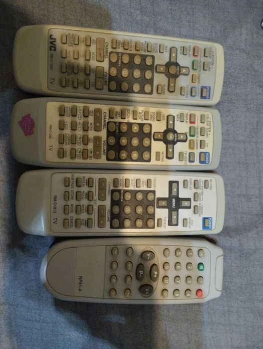 Пульт. Пульти до телевізора JVC б.у.