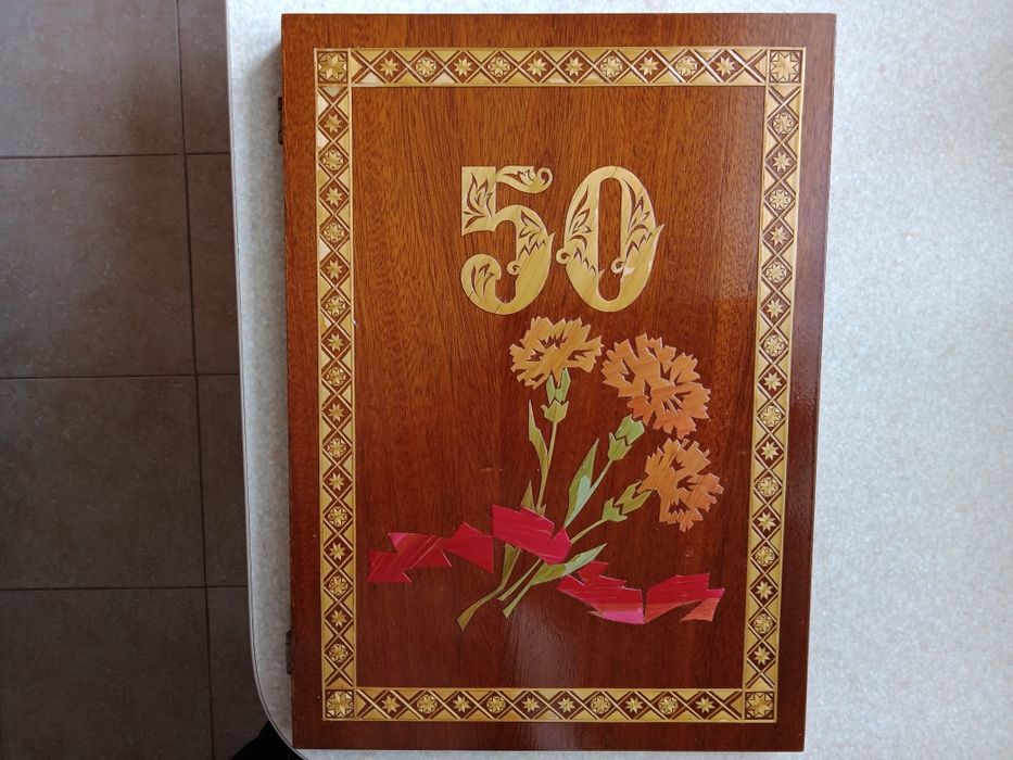 Папка юбилейная из дерева