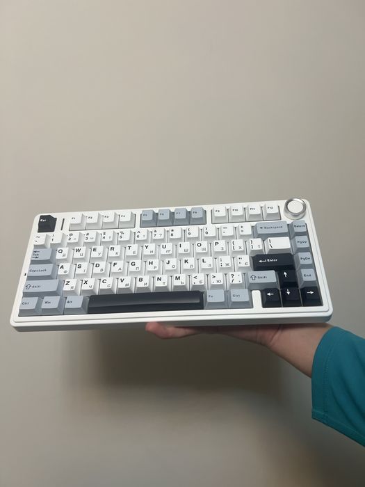 Aula f75, не вживаний, лише відкрив щоб провірити