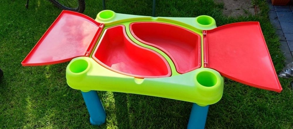 Piaskownica na nogach dla dzieci