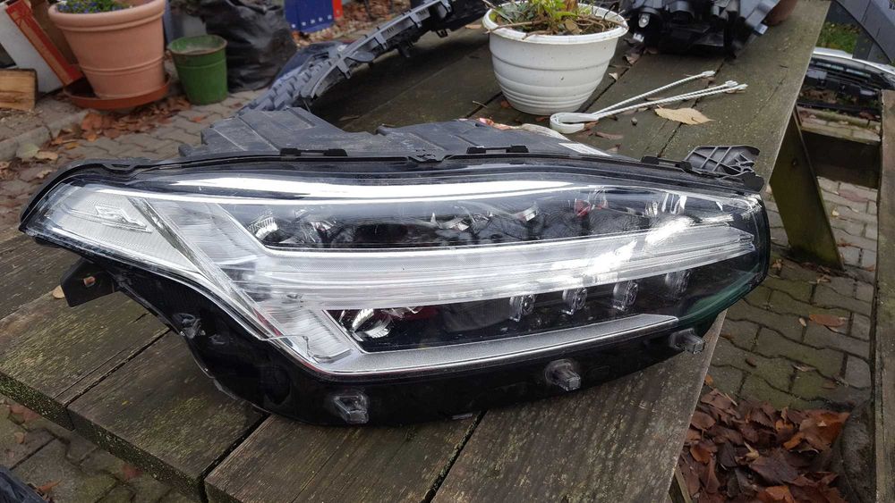 volvo xc90 II  mid led prawa