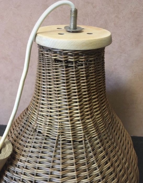 Zwis lampa piaskowy klosz wiklinowy
