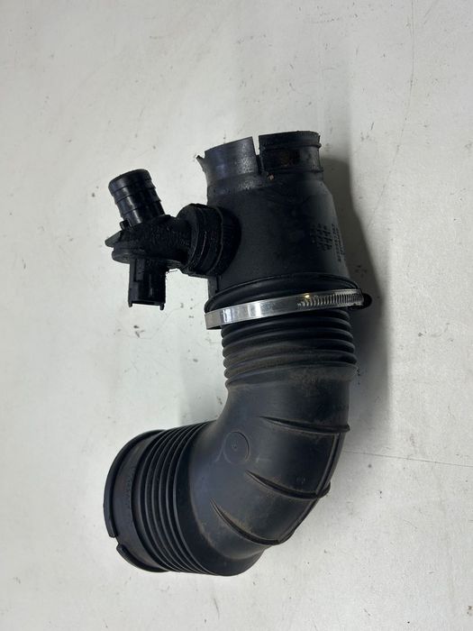 Przewód powietrza , intercoolera rura  dolotowy Saab 95 Ng / Opel Insignia 2.0 cdti 55561787