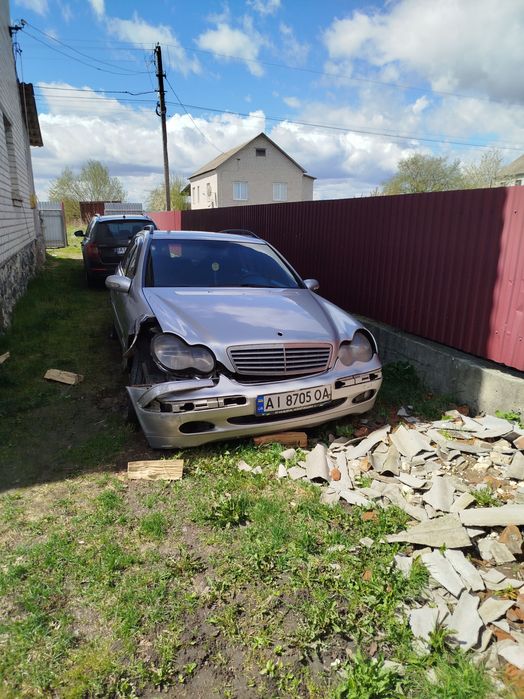 Mercedes C220 W203 2001 рік