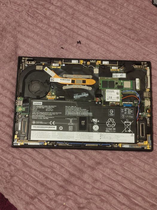 Продам ноутбук Lenovo ThinkPad X1 Carbon Gen 8