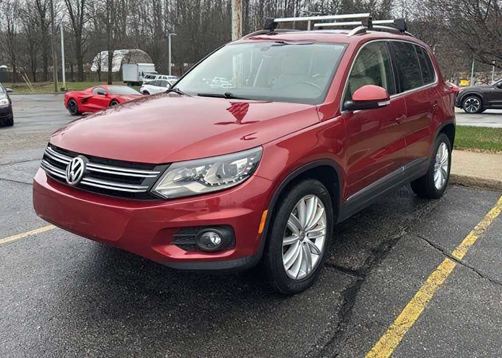 Volkswagen Tiguan S      2016