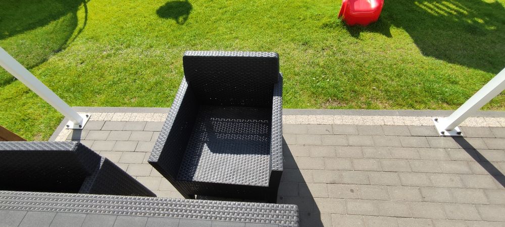 Meble ogrodowe z technorattanu, wysoki stół