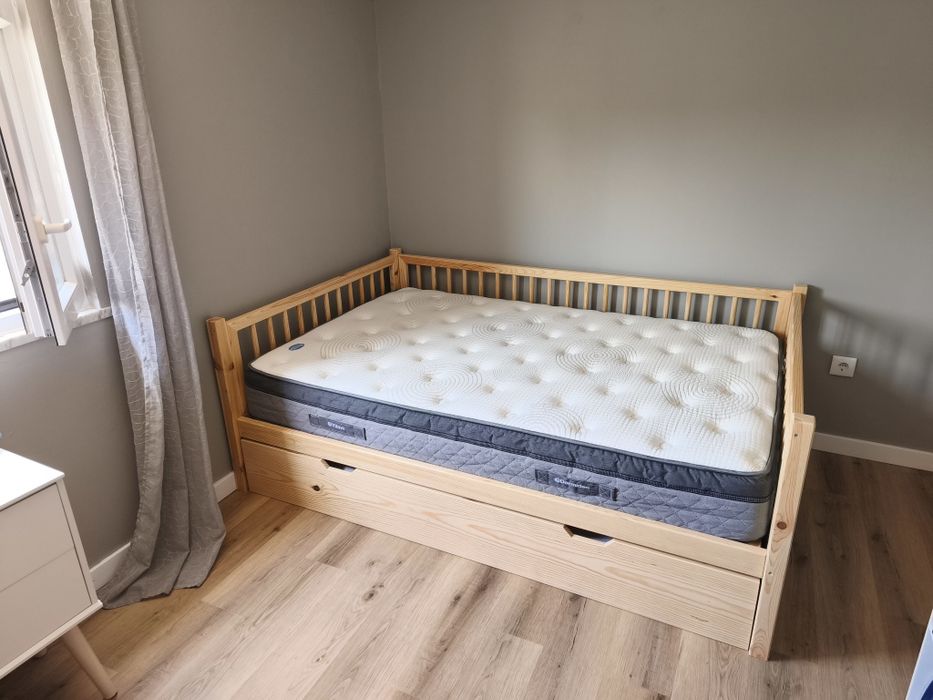 Cama Montessoriana de Pinho Maciço – Sob medida