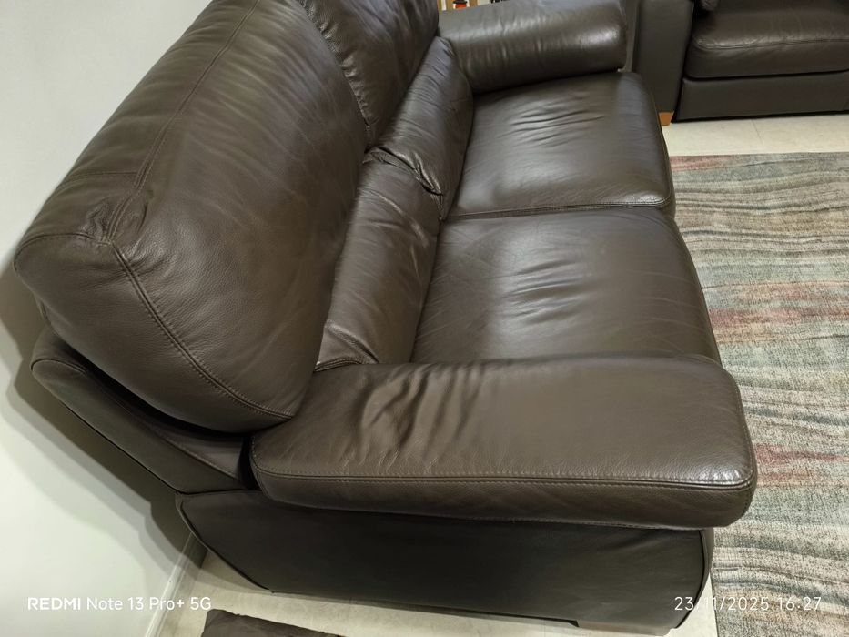 Conjunto de 2 Sofás em pele - excelente estado