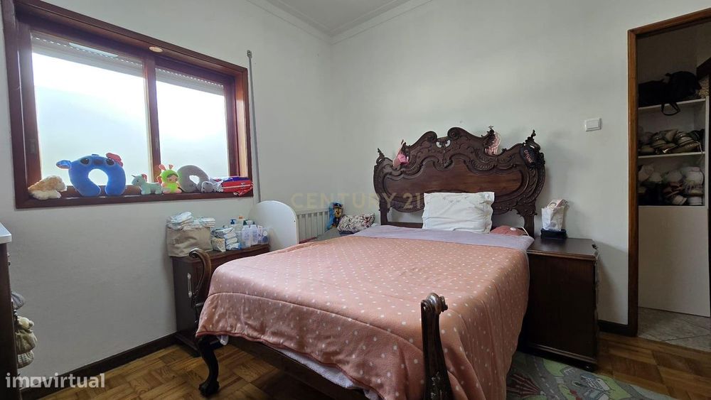Apartamento T1 com Terraço e Garagem em Gondomar