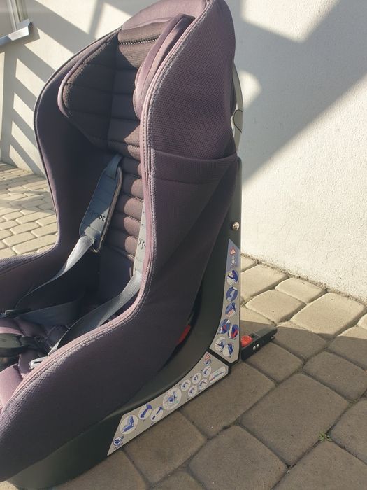 Fotelik isofix Chicco z funkcją spania 9-18