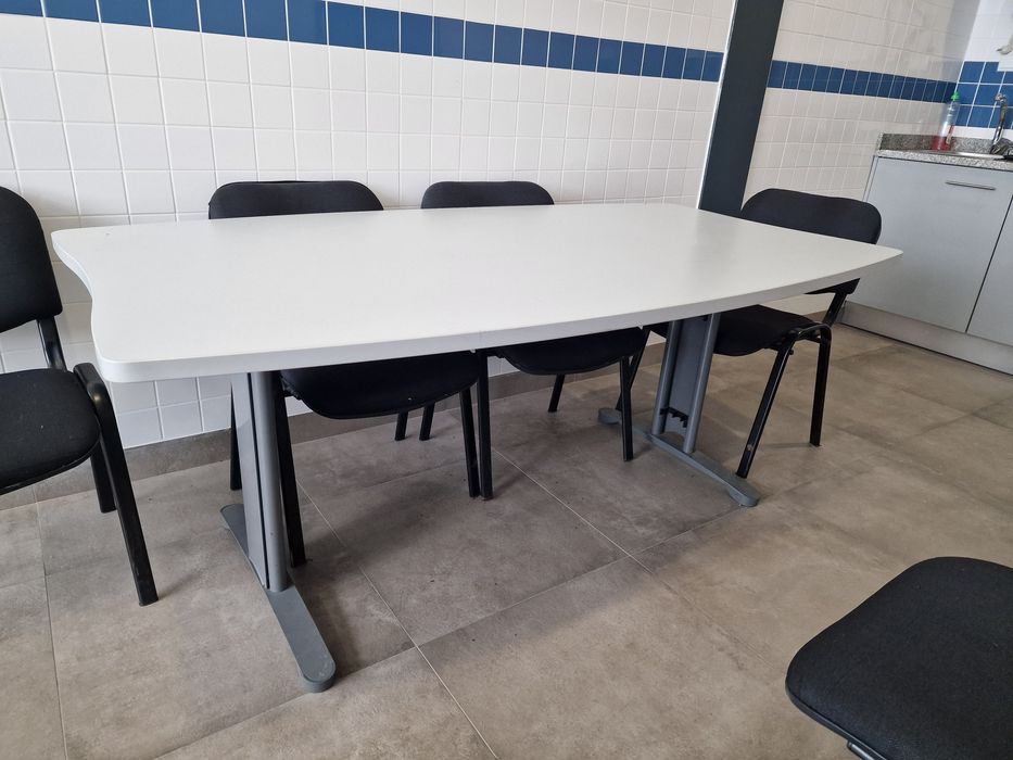 Mesa reuniões usada