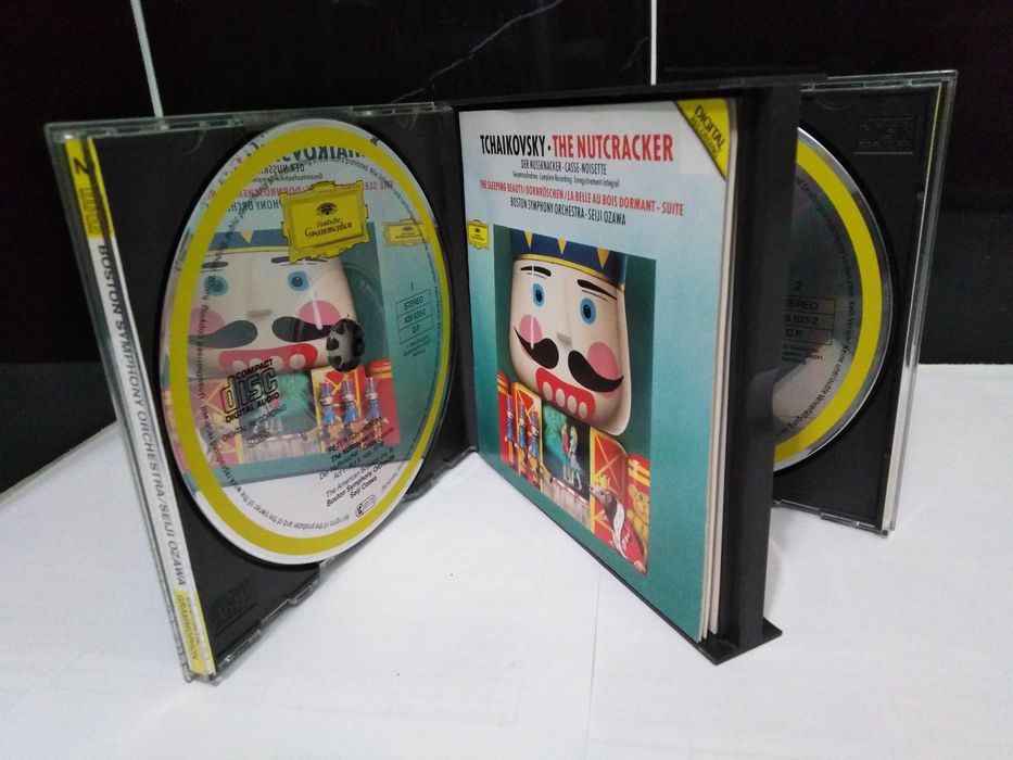 Cds Musicais O Quebra-Nozes Tchaikovsky,Cats,O Fantasma da Ópera,Evita