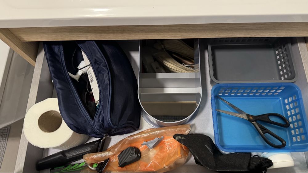 Promoção: Conjunto de armarios para casa de banho como novos