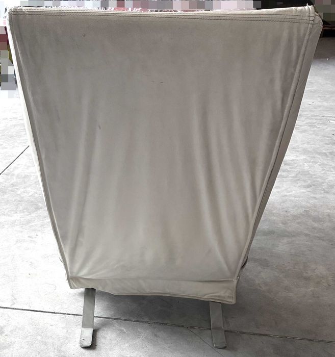 Sofá/espreguiçadeira de pele branca - Qtd. 1 Und.