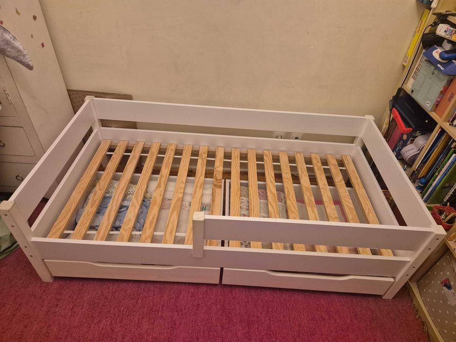 Cama infantil com arrumação, como nova!