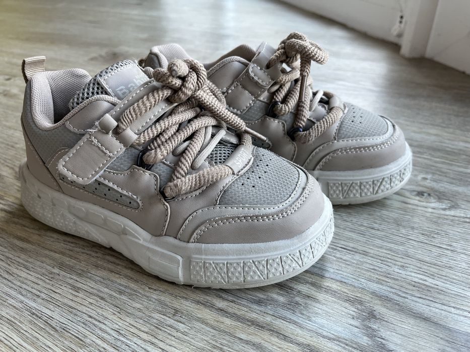 Кросівки легкі для дівчинки