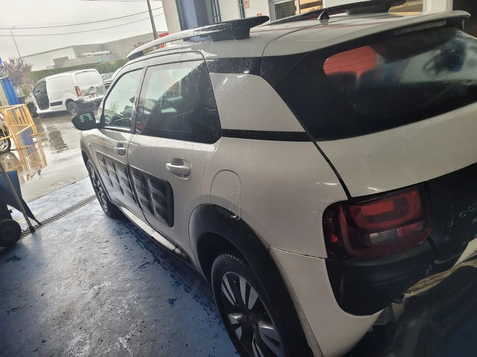 Citroen C4 Cactus 1.6 HDI de 2014 ás peças