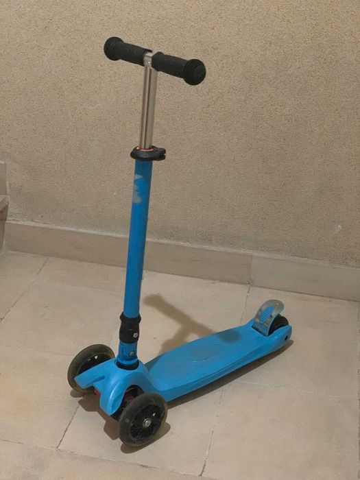 Trotinete criança 3 rodas com luzes