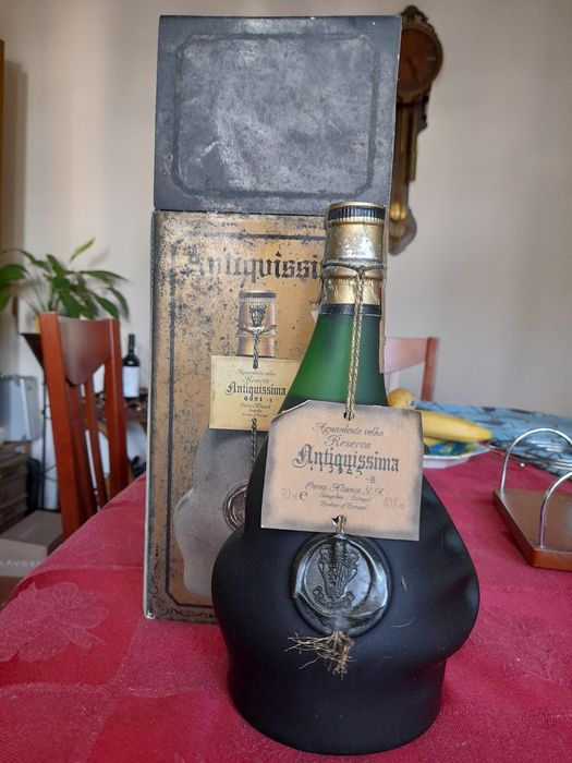 Vinhos antigos para colecionadores