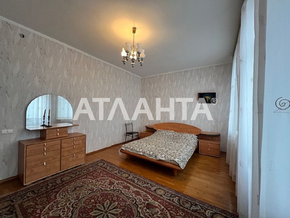 Добротный кирпичный дом у моря  на 20 сотках