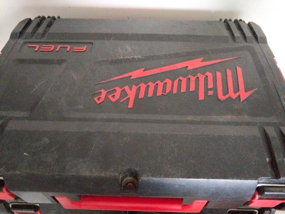 Walizki Narz. 9szt - DeWalt 7szt i Milwaukee 2szt.