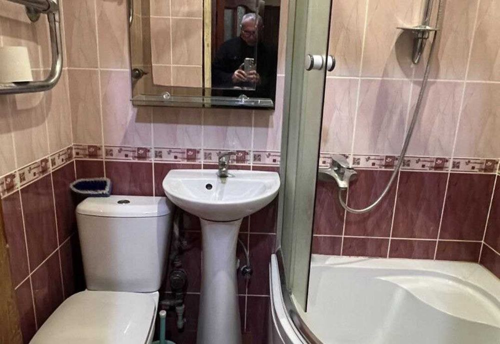 Продам 1 кім кв, Київська!!!