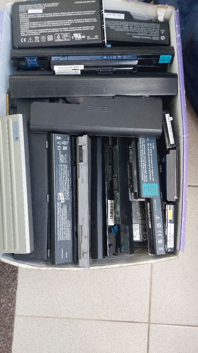 Baterie do laptopów.