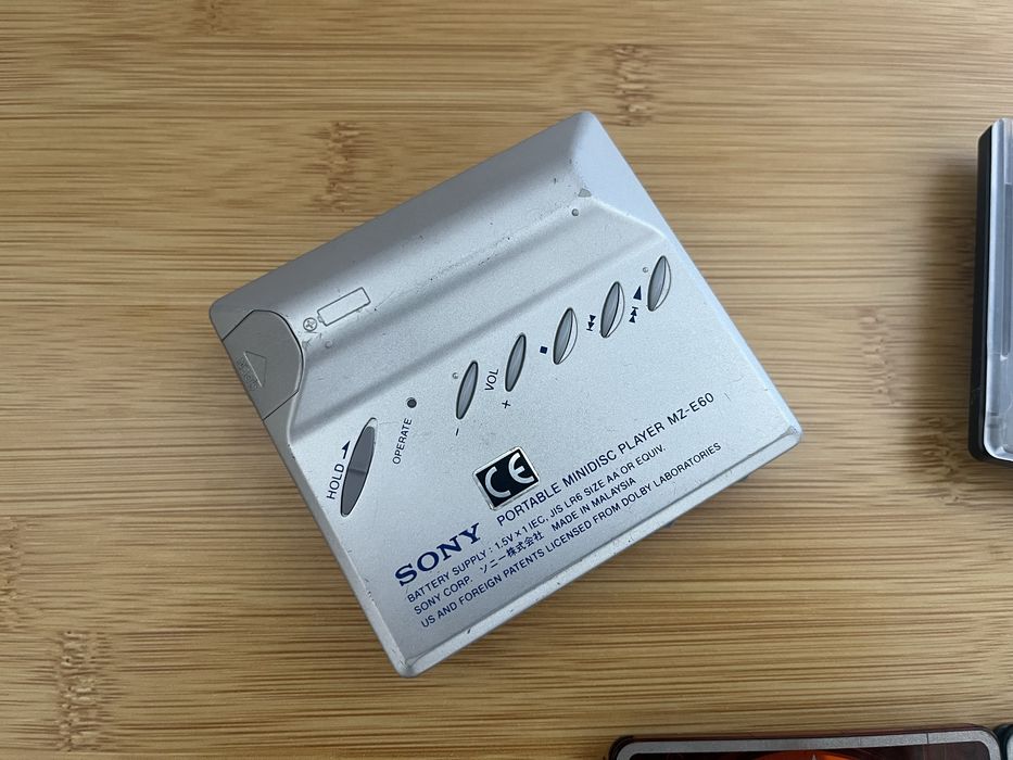Sony Walkman MiniDisc MZ-E60 + 3 Discos